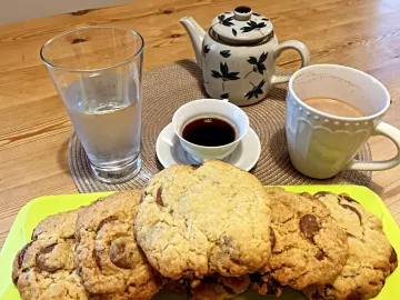 Une pause pour soi, un moment de calme au bord de l'Erdre et un petit goûter. Ça vous dit ?

Vous pendrez quoi avec votre cookie ? 🍪 thé, café ?...