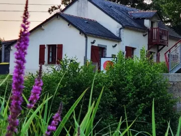 🌿✨ Rejoignez-nous ce SAMEDI 7 SEPTEMBRE apres-midi pour une superbe BALADE BOTANIQUE à l'Ecluse de la Tindière ! 🌿✨ 

Accompagnés de Mady, vous...