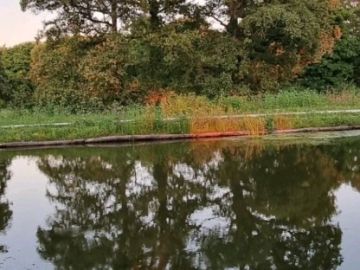 Un petit verre au bord du canal et une planchette de fromage
Une bonne base pour un bon apéro non ? 🥂🚤🛶🌞

#eclusedelatindiere #erdre...